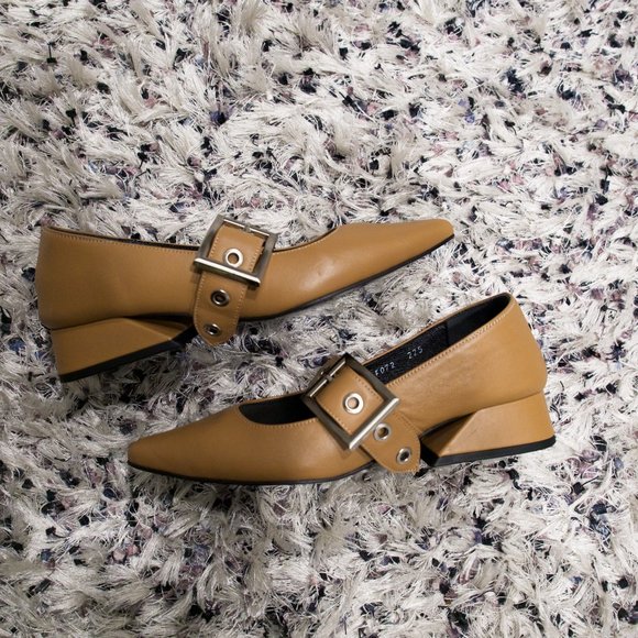 Korean Brand YUUL YIE Tan Stylish Flats Leather - Picture 7 of 7